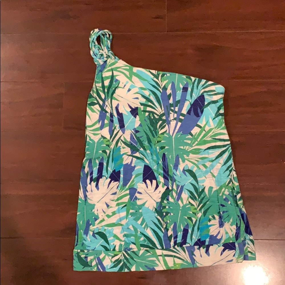 One shoulder shirt